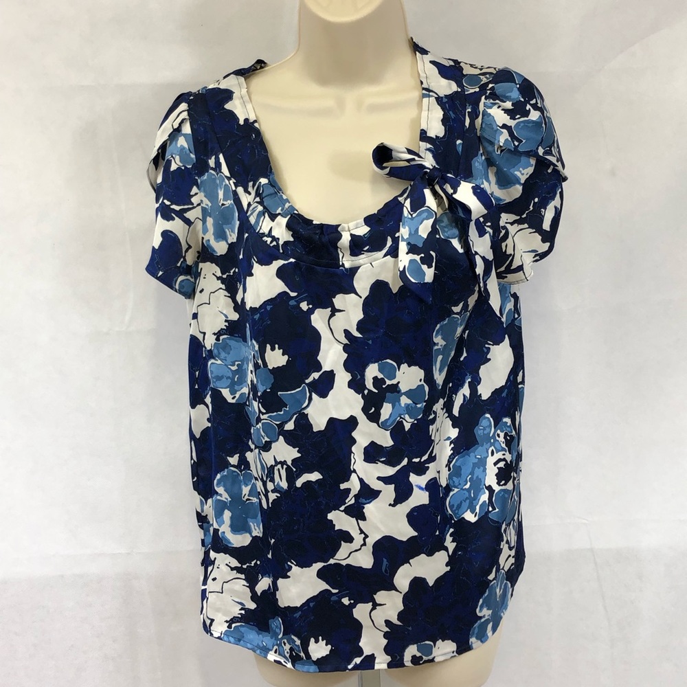 LOFT bold blue floral print short sleeve blouse